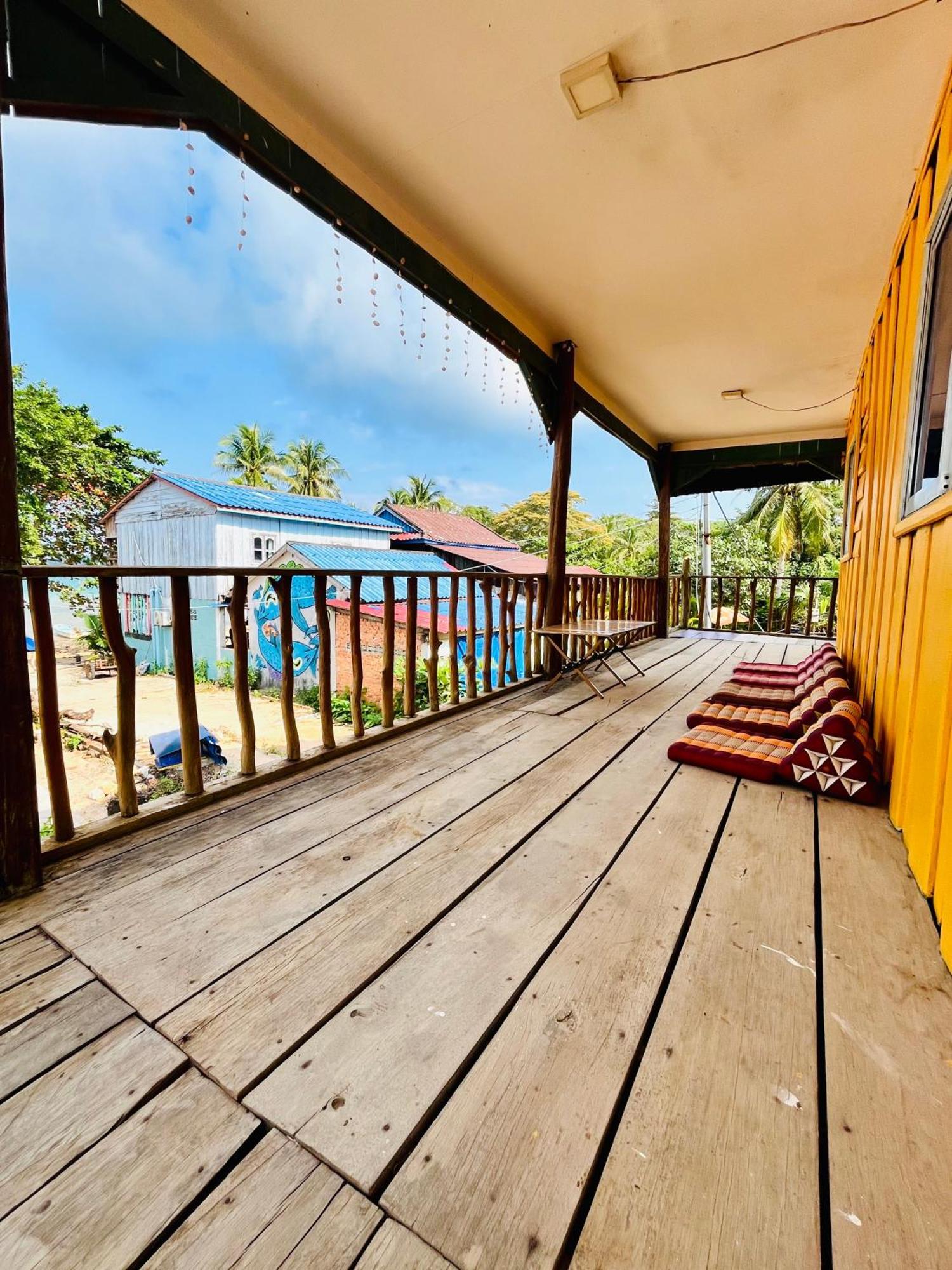 Happiness Guesthouse Koh Rong Sanloem Dış mekan fotoğraf